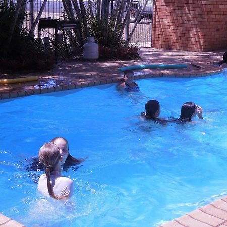 Moore Park Beach Inn Bundaberg Eksteriør billede