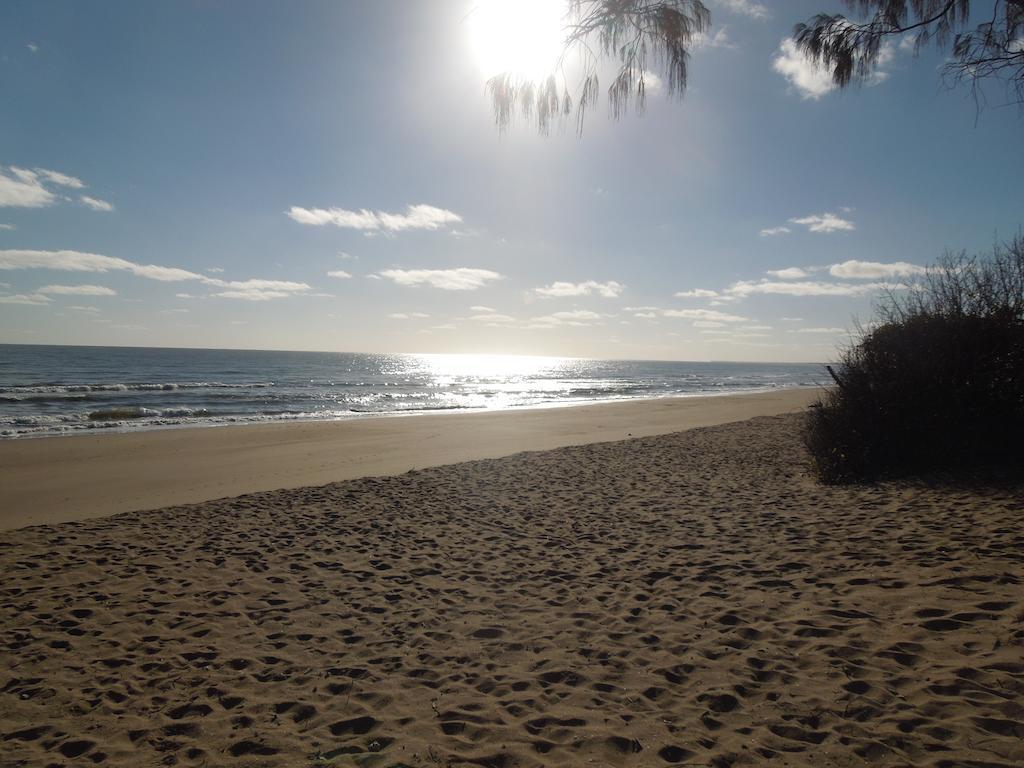 Moore Park Beach Inn Bundaberg Eksteriør billede