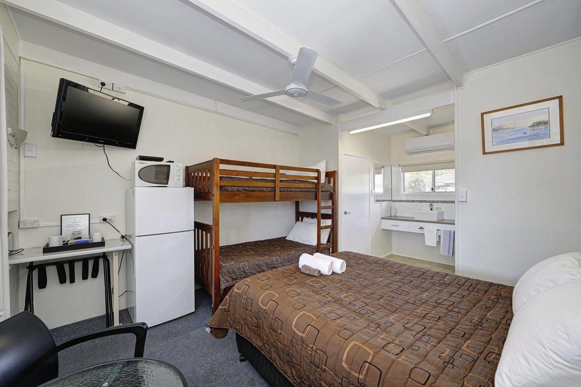 Moore Park Beach Inn Bundaberg Eksteriør billede