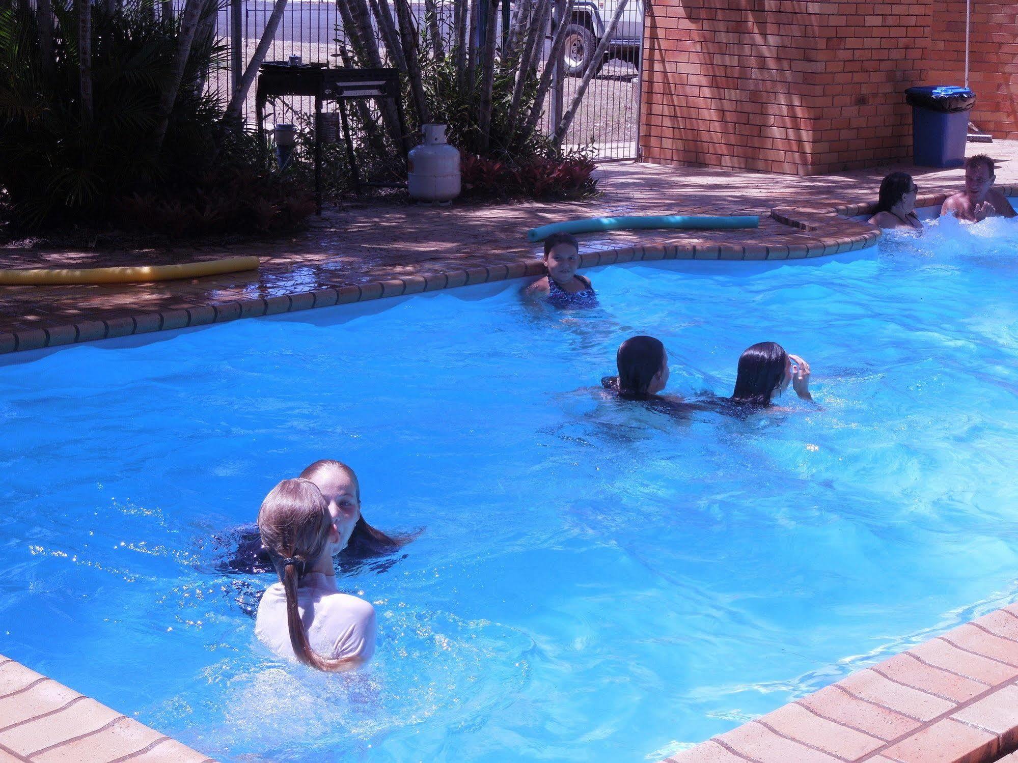 Moore Park Beach Inn Bundaberg Eksteriør billede